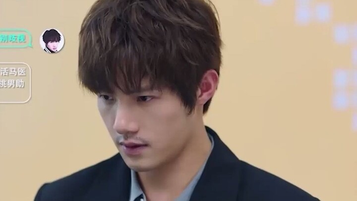 "Người làm nên đại sự không câu nệ tiểu tiết"