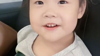 Dia hanya ingin makanan yang enak, sama sekali tidak peduli dengan nasib ayahnya.