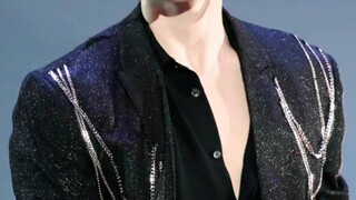 【Asexual Baekhyun】You're the one dancing to Going Crazy, yet it's the fans who are going crazy