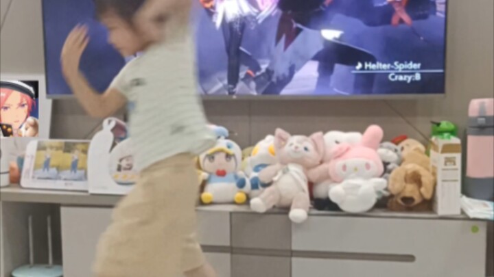 إنها ترقص بثقة كبيرة جداً،،