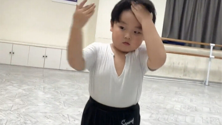 拉丁男孩必须支棱起来！