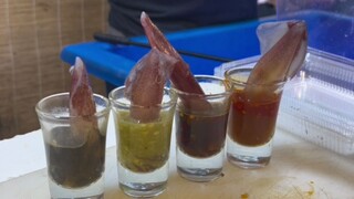 Acar mentah Chaoshan sekali lagi menaklukkan pemuda penjual cumi-cumi melompat di pasar malam Thaila