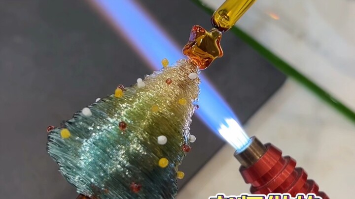 ما يصنعه المعلم مقابل ما أصنعه أنا! أليس مجرد شجرة عيد الميلاد؟