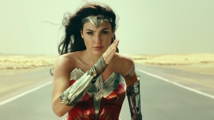 Gal Gadot is so handsome! DC's "Wonder Woman 1984" first released clip
