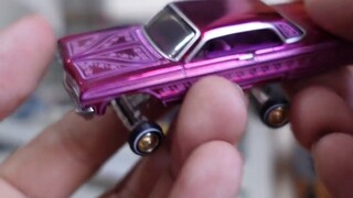 [Small car video] Which one do you choose, Hot Wheels or Green Light Jumping Car?