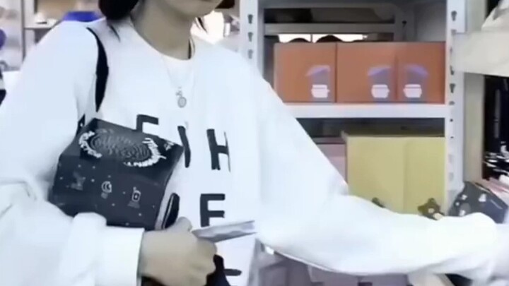 Reaksi Jennie saat melihat harga albumnya di Amerika Serikat