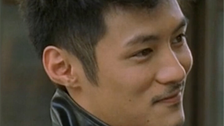 Edison Chen brought William Hung to borrow 300.