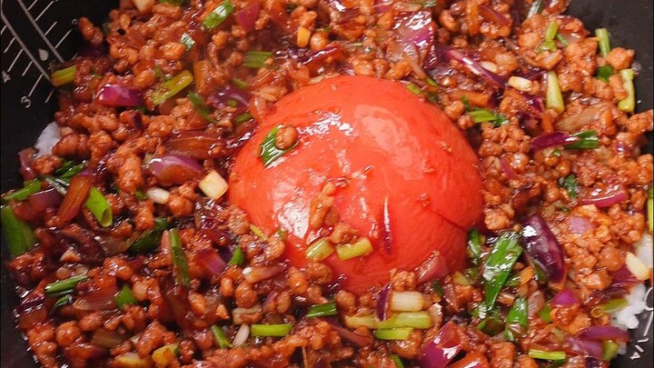 For just 6 yuan, steam a pot of rice with a single tomato.