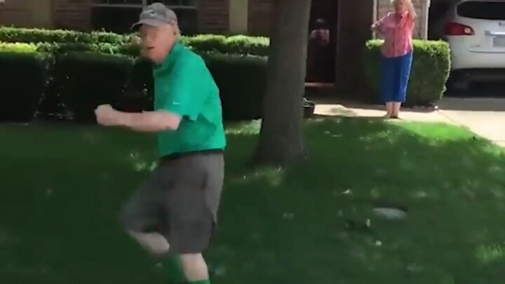 Cara unik kakek mengantarkan kepergian, tak disangka justru menjadi yang terakhir, semuanya menangis