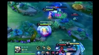 Gấu bàn chải vả hết team địch