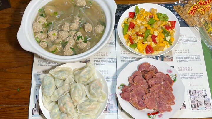 Let’s have a good drink—after all, those turbulent emotions in our hearts deserve some resolution.