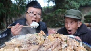 A Mi's special, 'Chicken Feet cuisine' 