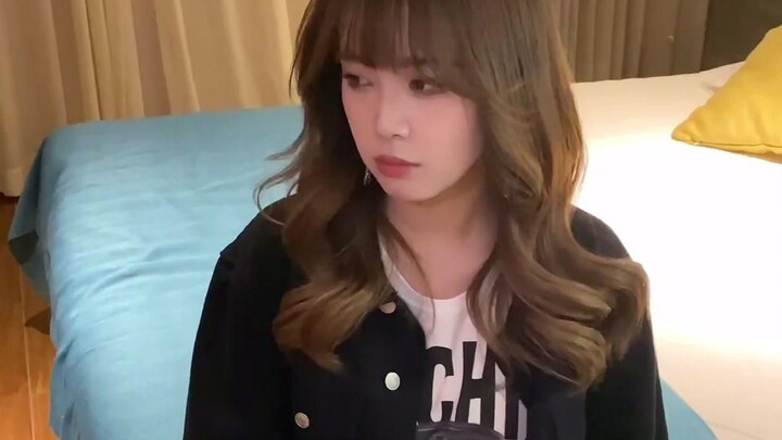 I wanna ask my bestie what the drink’s color means.