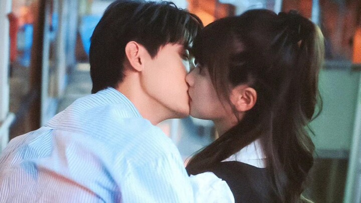 Ah, the shark is crazy! Three consecutive kisses are too sweet! Zhang Lurang is so good after he got