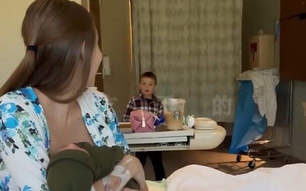 หลังจากคุณแม่คลอดลูกคนที่สอง ลูกคนโตในบ้านจะมีปฏิกิริยายังไงนะ??? หลายคนที่มีลูกสองคนก็คงเข้าใจดีเลย
