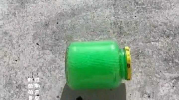 楼梯滚瓶子大赛