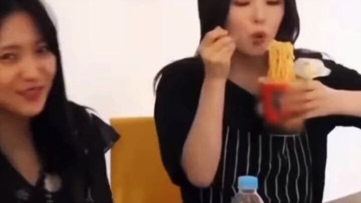 【Hong Beibei】Jika bisa terlahir kembali, apakah masih ingin menjadi penyanyi? Kim Yerin: Jika bersam