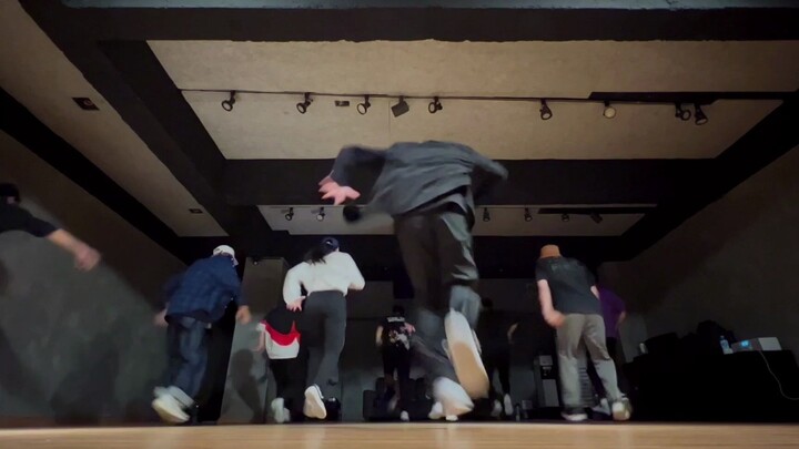 What is "Toprock"? Breaking isn't dance? How can I improve my dance sense?!