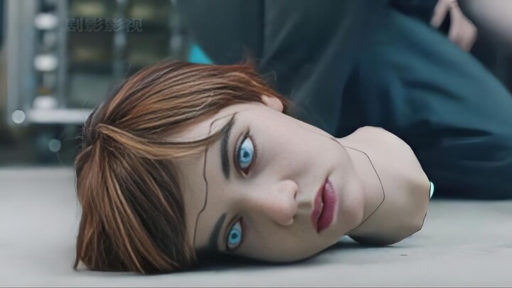 A girl who has lived for 20 years suddenly discovered that her body is full of circuit boards