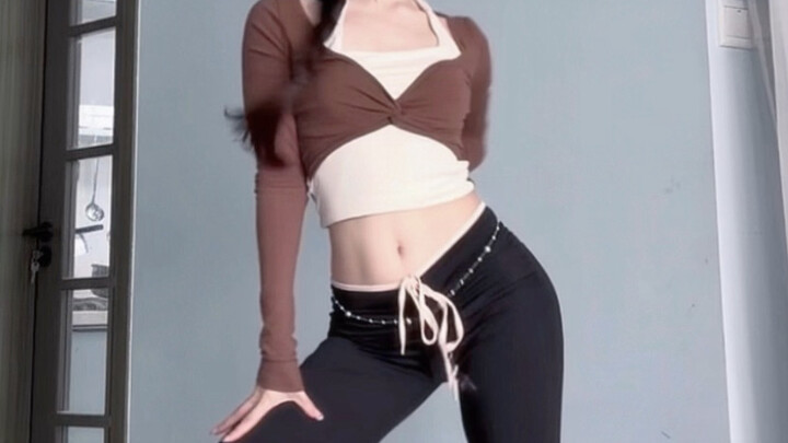 เป็นท่าเต้นที่เห็นแล้วต้องยิ้มเลย! รูดี้～กำลังฟังซ้ำๆ อยู่