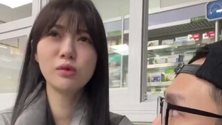 Menemani istri infus, aku jadi bingung sendiri