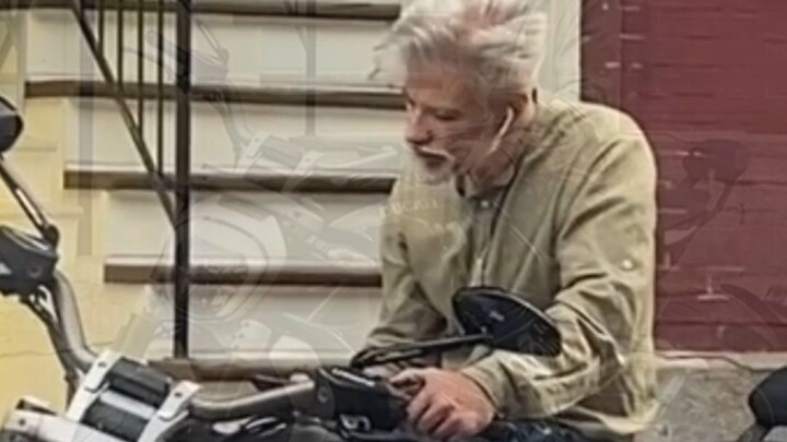 Can you even imagine how handsome he must’ve been when he was young?