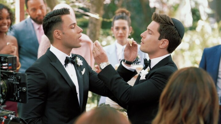 คู่รักคู่ไหนที่กำลังจะฉลองวันครบรอบแต่งงานปีแรก? กลายเป็นบ้านของฉันแล้ว! -