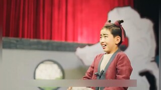 男孩为了英雄救美，竟放弃了表演的机会