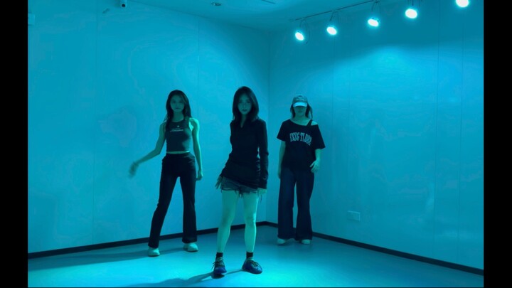 当三个只有中国舞基础的人跳短裙