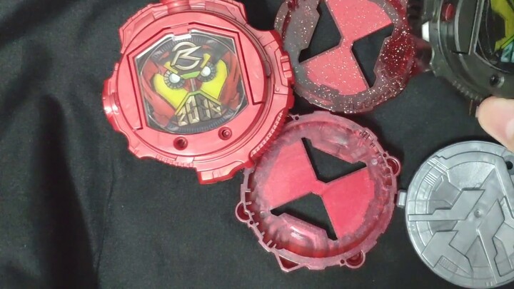 [Trivia] Hướng dẫn cách mở nắp pin của Shiwang Belt & Knight Dial Battery Cover