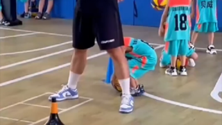 教练：活崽啊！你妈要是在旁边我就完了