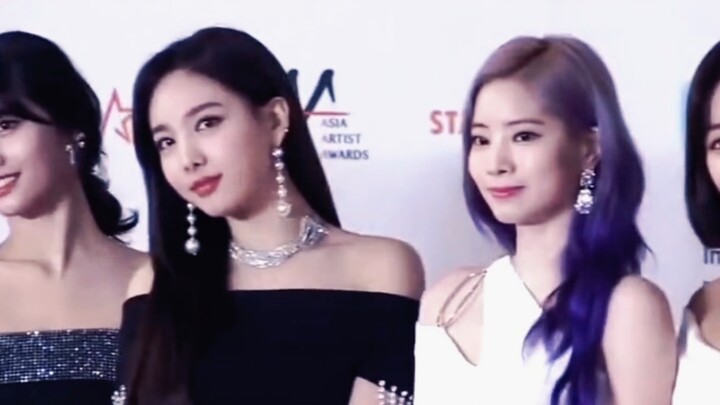 กระต่ายทั้งเก้าต่างก็งดงาม แต่เมื่อกล้องจับไปที่จื่ออวี๋ ก็มักจะทำให้ฉันรู้สึกทึ่งอยู่เสมอ