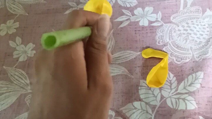 #papite ke dande aur balloon se piperi banana