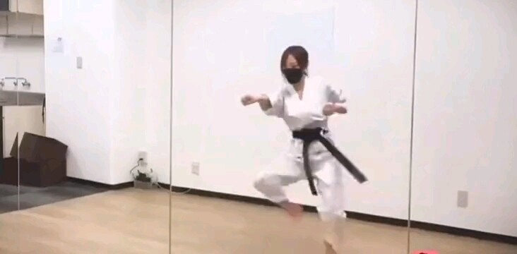 فنون الدفاع عن النفس للنساء: ما رأيك في هذه الحركات؟