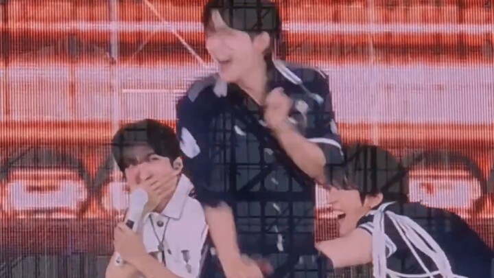 นี่มันเป็นการเต้นที่ไม่เหมาะสมตรงไหนกัน ฮ่าๆๆๆ