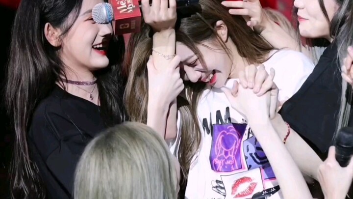 【Shen Mengyao】Beberapa adegan tak sanggup dia tonton dalam gerakan lambat | Yiyi, apa yang sedang ka