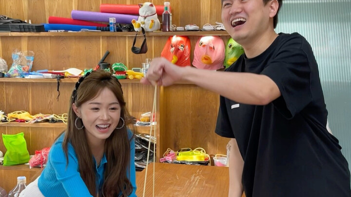 Quick, call your friend to watch the speed challenge — girl-version!