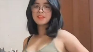 Koleksi Tiktok Hot,Pakek Tanktop Ketat Bikin Bangun!!!