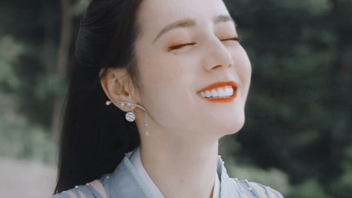 【ภาพกลุ่มหญิงในชุดโบราณ】ปีกที่เธอโบยบินเหนือฟ้าเก้าควรไม่ถูกหักงอไว้ในมือของเขา