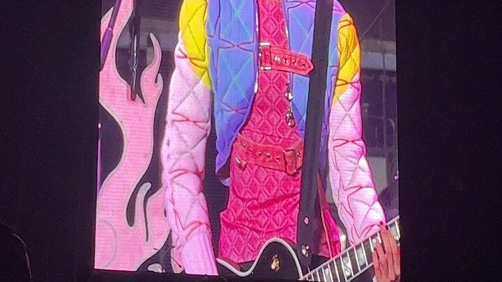 Saya yang rekam penampilan Wang Linkai di festival musik ini, tapi banyak orang berbohong bilang mer