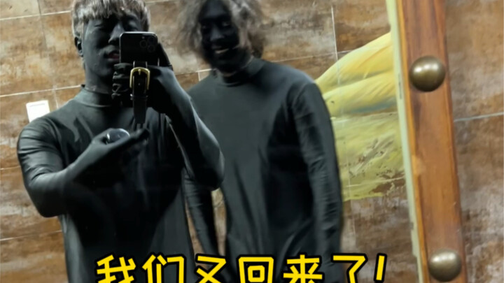 كل شيء يبدأ من زجاجة ألوان واحدة.