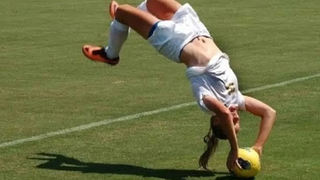 10สุดยอด ลูกทุ่มเข้าโกลที่เห็นแล้วต้อง อึ่ง ทึ่ง ฮา