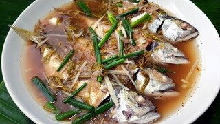 กับข้าวกับปลาโอ 482 : ต้มส้มปลาทูใส่ยอดมะขาม Thai sweet and sour soup mackerel