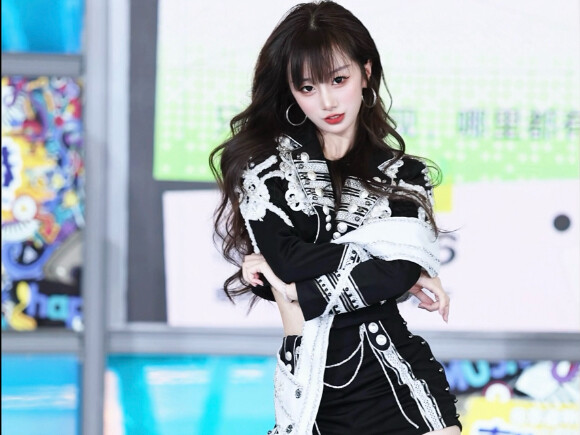 As soon as the intro of Abracadabra starts