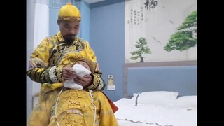 疑似九子夺嫡内部珍贵录像，皇阿玛被迷晕