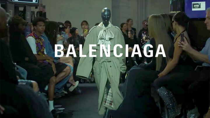 Runway Live Commentary | “Money is the ultimate fetish” – Balenciaga Spring 2023 at the New York Sto