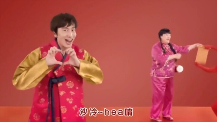 Lee Kwang-soo sings the Candy commercial song "Neng Deli" in Chinese—why does this dance look so fam