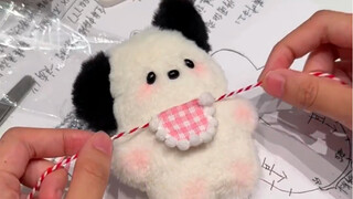 Tolonglah, teman baikku, aku tidak bisa menolak si kecil Pa yang suka berbunyi.