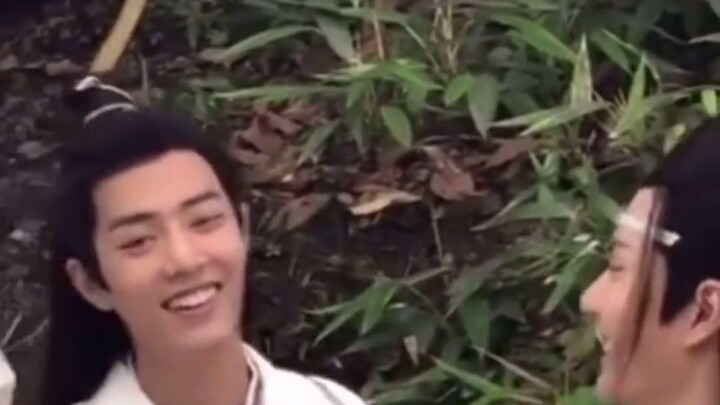 [Bo Jun Yi Xiao] New footage, before poking each other's chests, they compared the size of their han