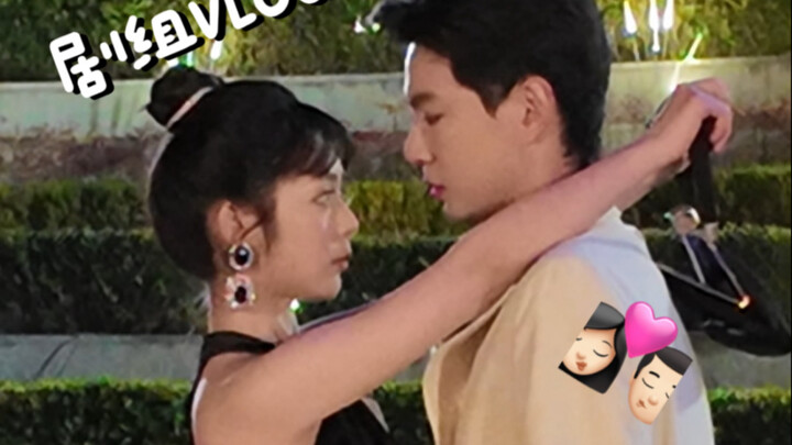 Ghi lại cảnh hôn đầu tiên trong đời! 💋